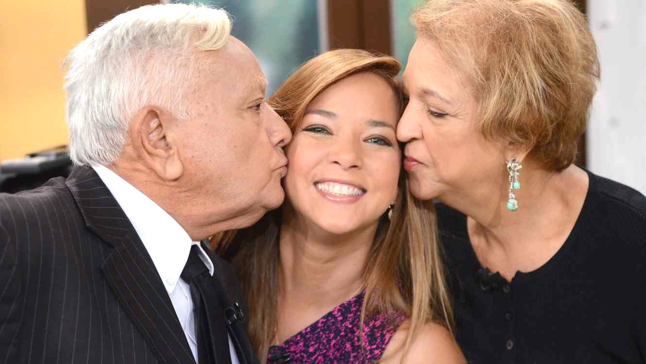 Adamari Lopez y sus padres